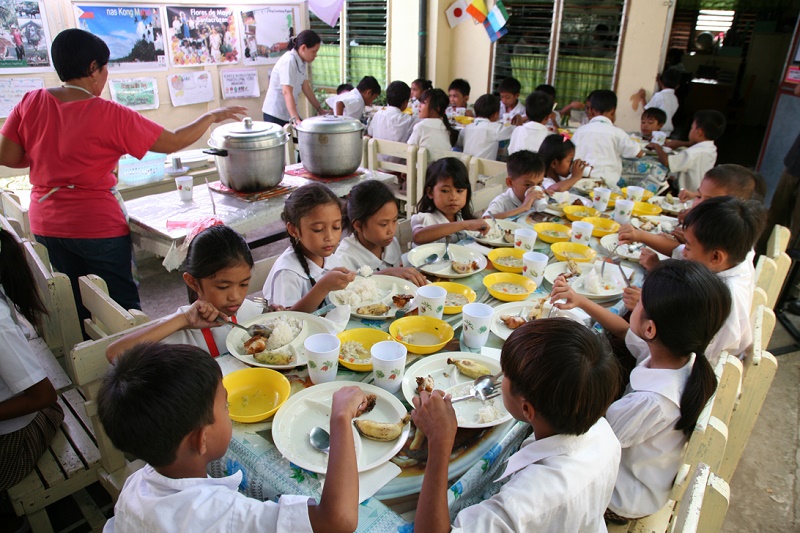 Feeding in school