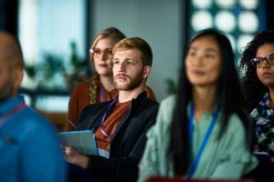 7 Ways to Improve Your Listening Skills in Online Learning