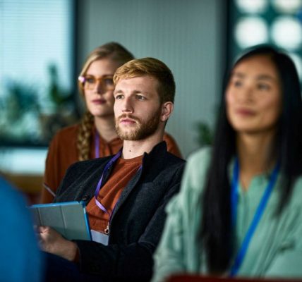 7 Ways to Improve Your Listening Skills in Online Learning