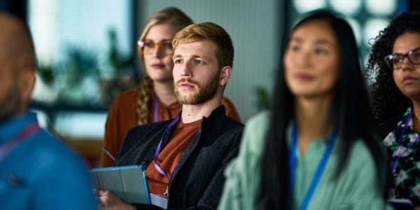 7 Ways to Improve Your Listening Skills in Online Learning