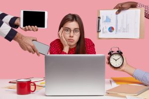 Digital Distraction Management Strategies in Synchronous E-Classes